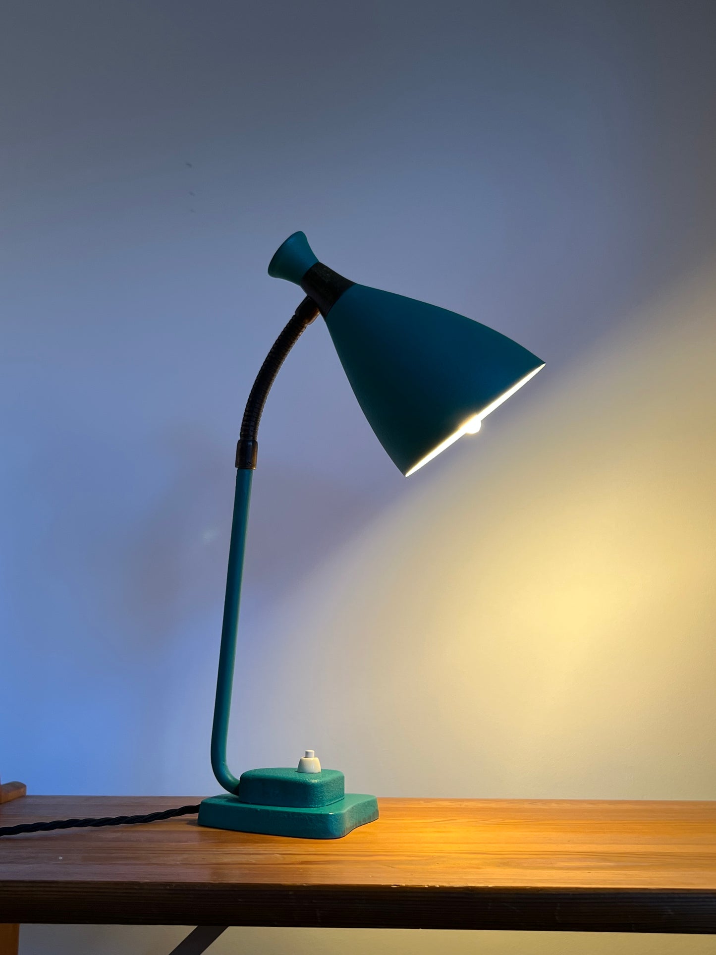 Mid century Turquoise Diabolo Desk Lamp