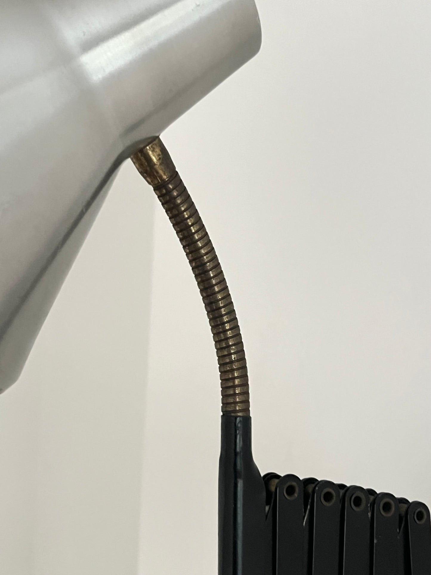 Mid Century Scissor Wall lamp