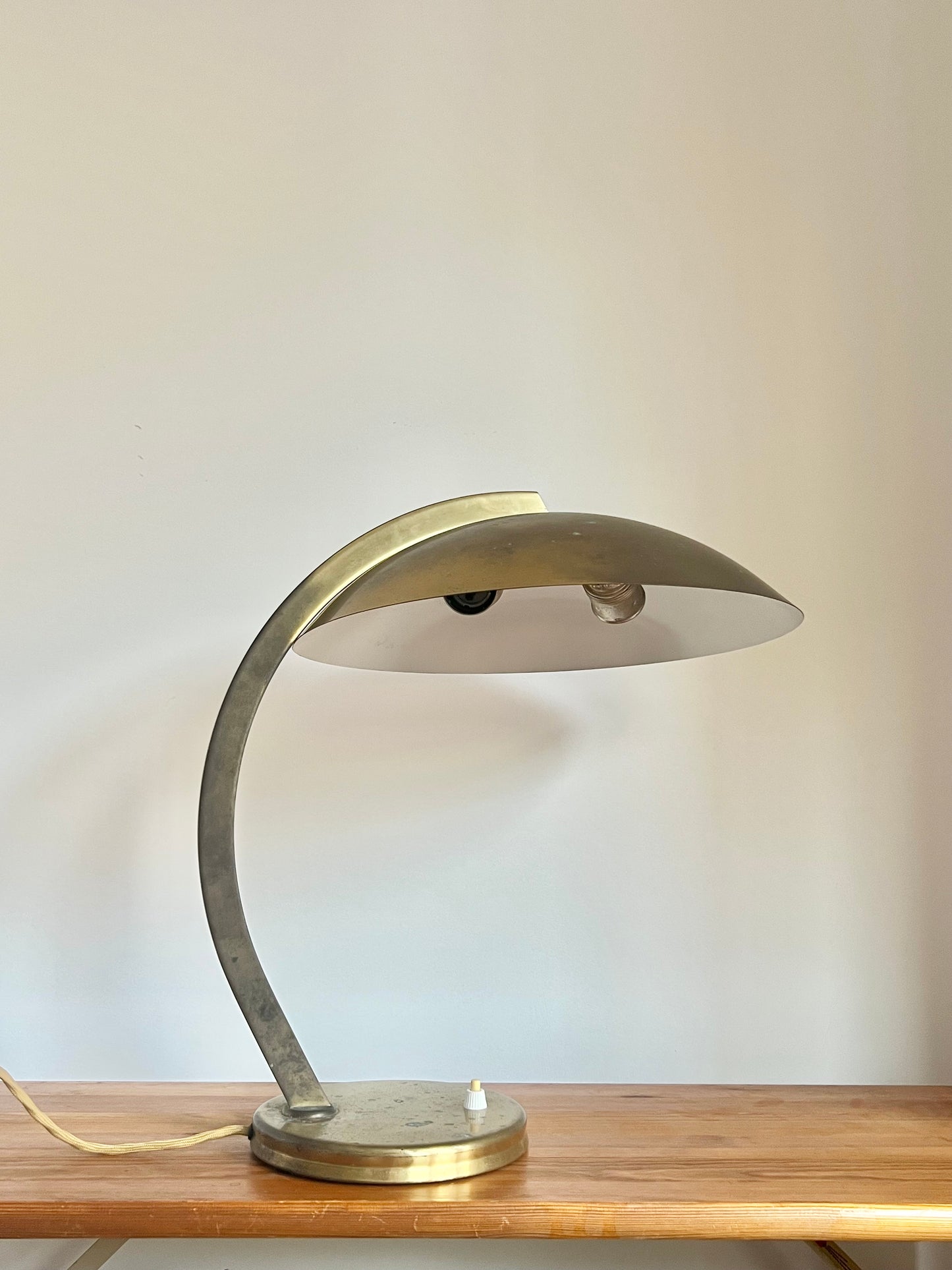 Vintage Art Deco Bauhaus Hillebrand Brass Table Lamp