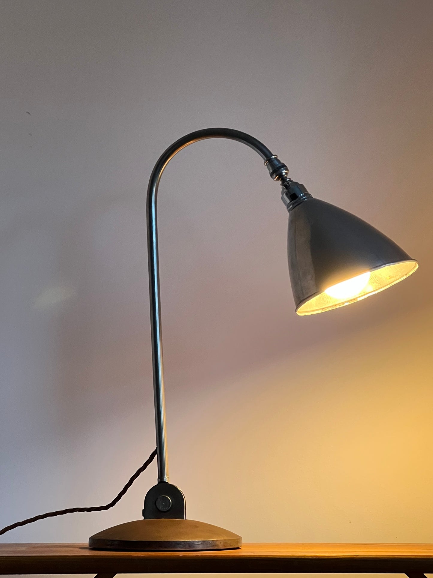 Vintage Early Original Bauhaus Modernist Bestlite BL2 Table Lamp