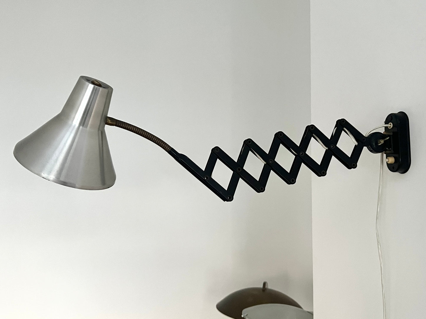 Mid Century Scissor Wall lamp