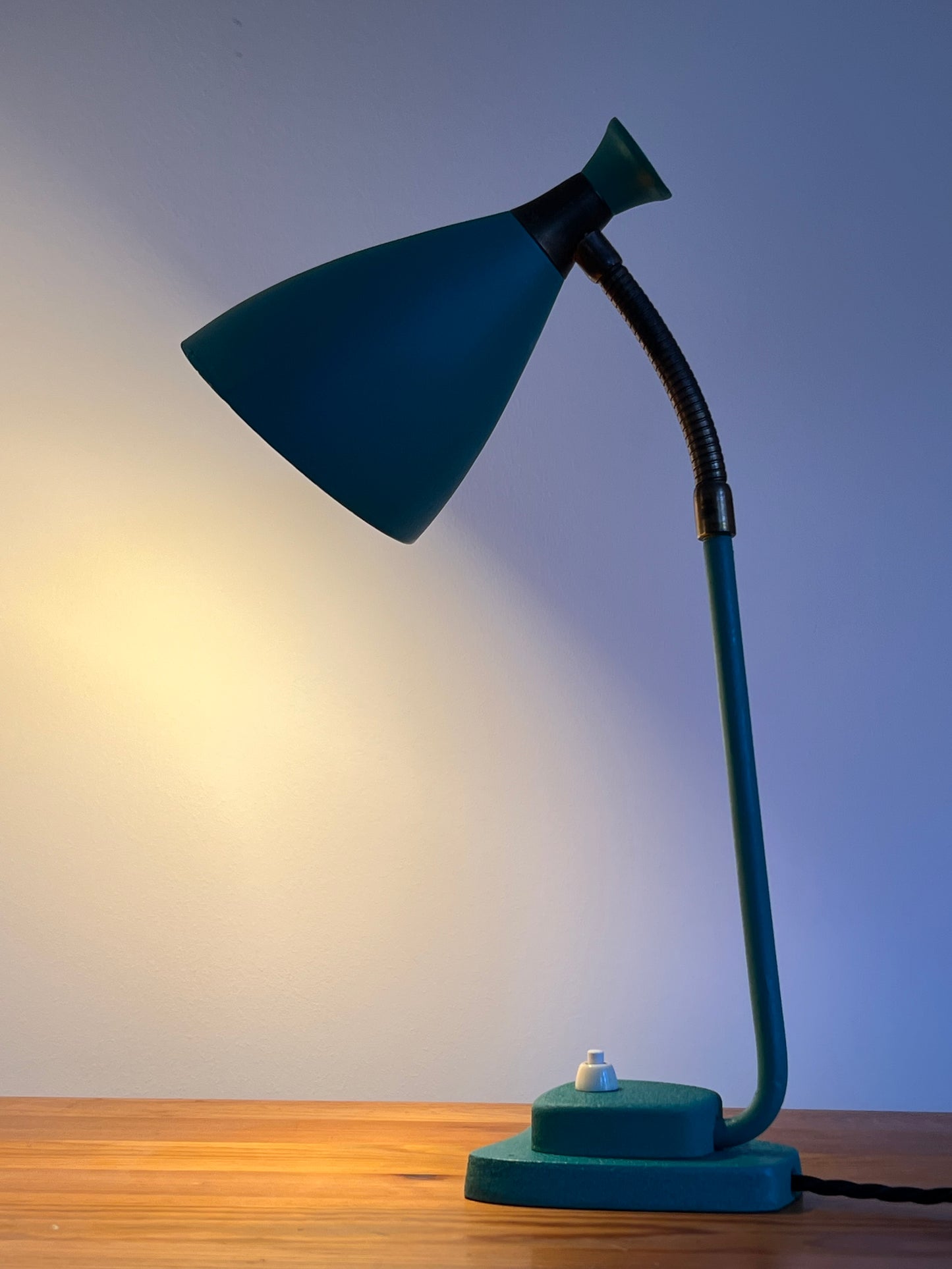 Mid century Turquoise Diabolo Desk Lamp