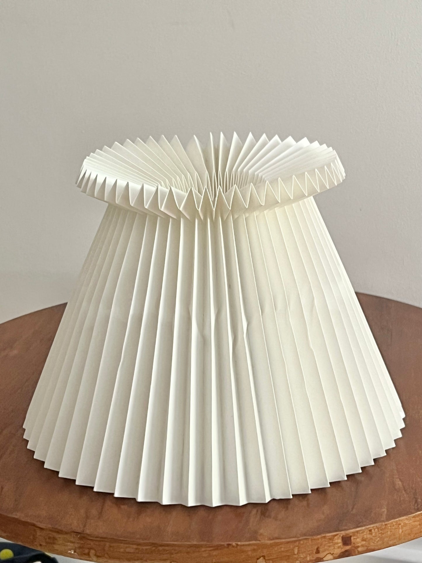 Le Klint 324 Scissor Wall Lamp