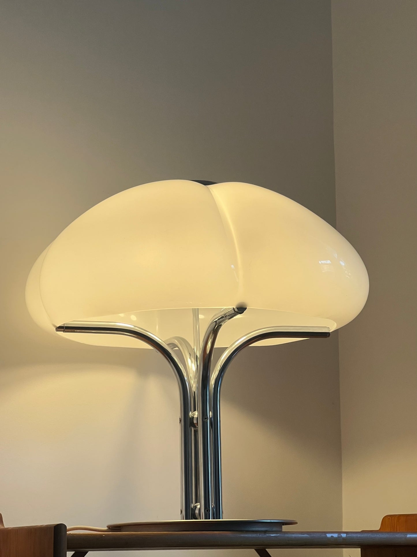 Mid-Century Modern Harvey Guzzini Quadrifoglio Table Lamp