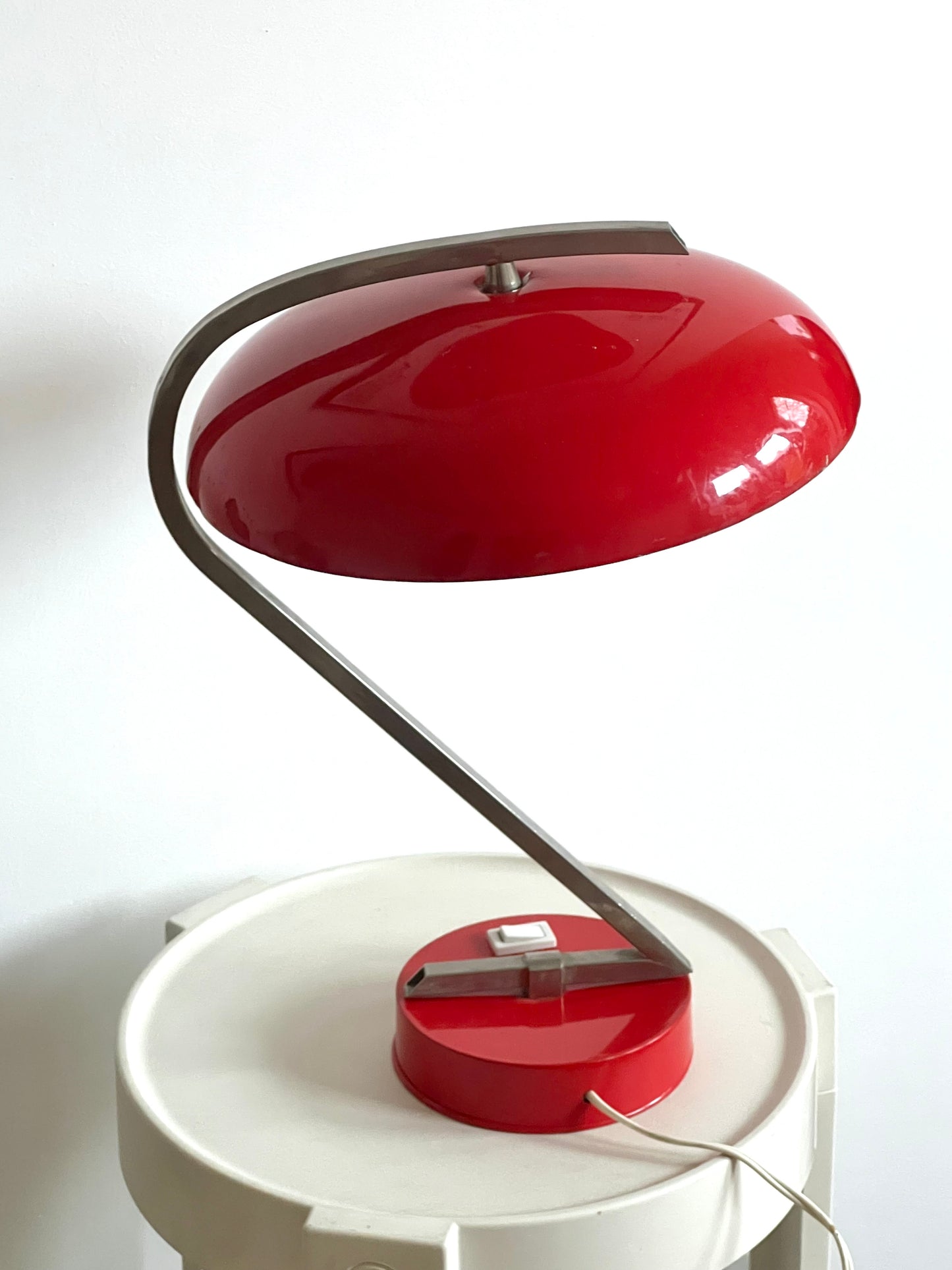 Mid Century Red UFO Saucer Table Lamp