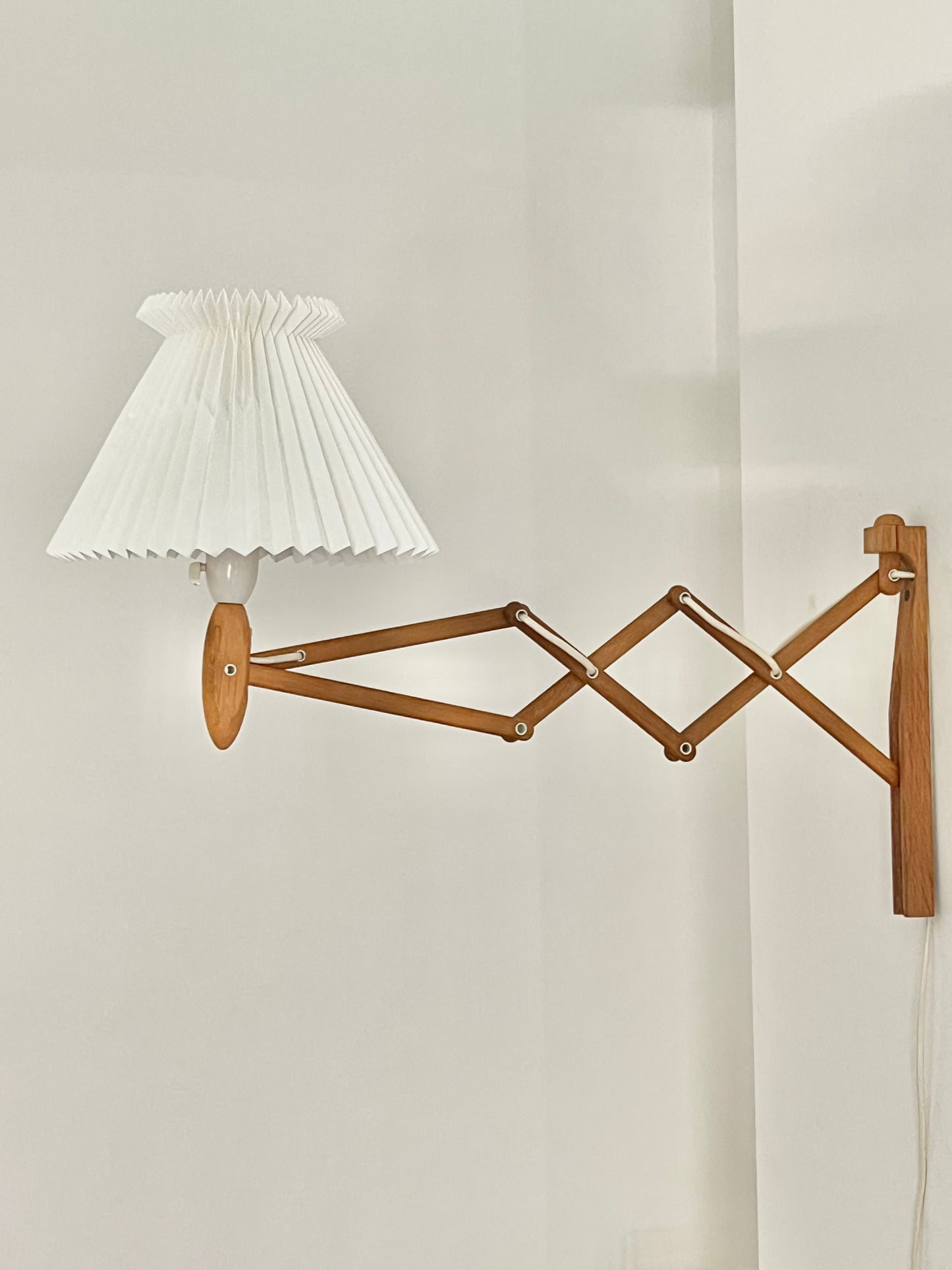 Le Klint 324 Scissor Wall Lamp