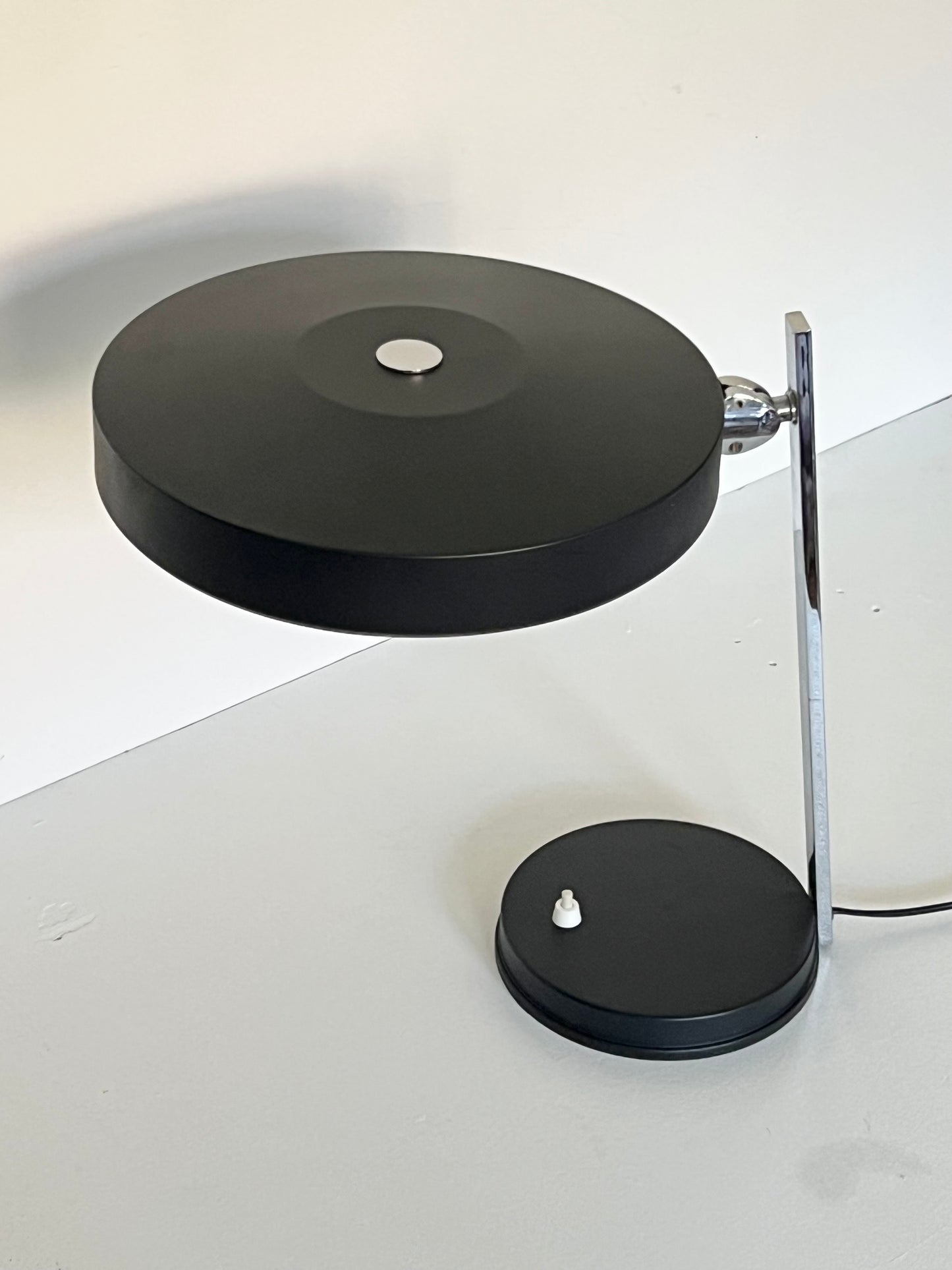 Mid Century Space Age President Table Lamp