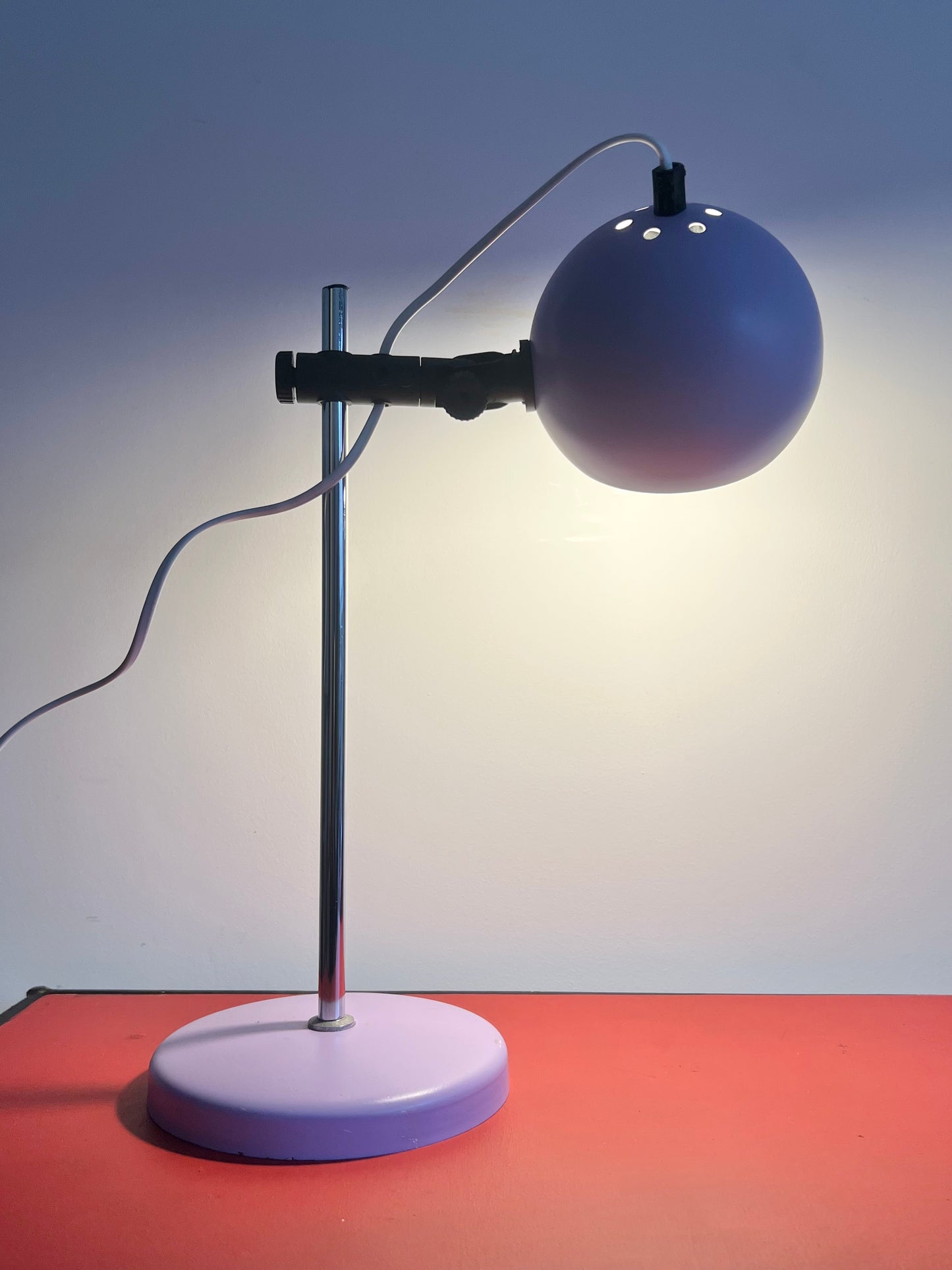 Mid Century Space Age Eyeball Lamp