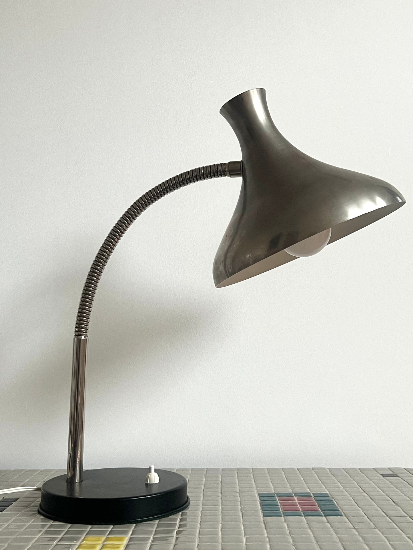 Mid Century Modern Diabolo Table lamp