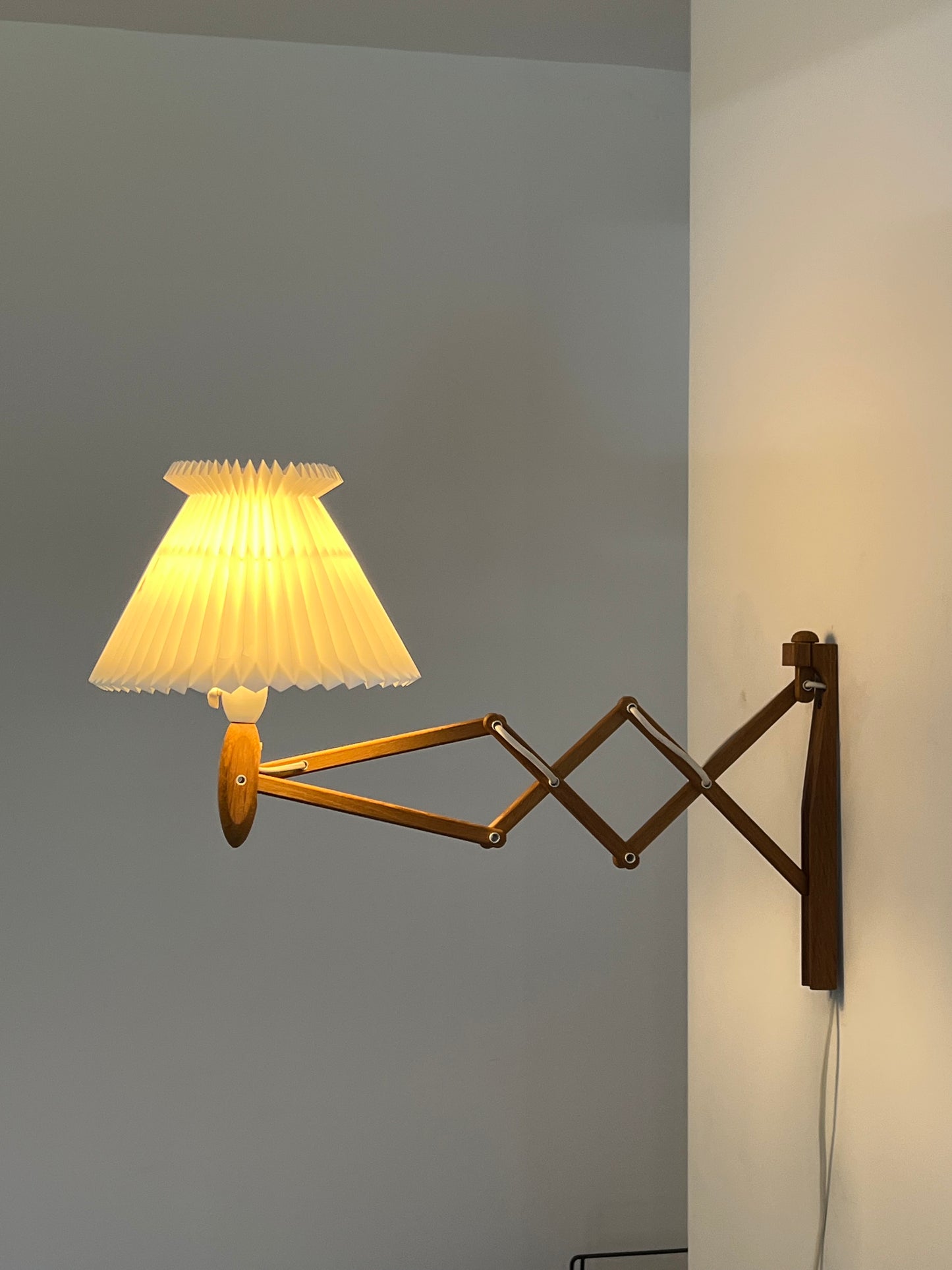 Le Klint 324 Scissor Wall Lamp