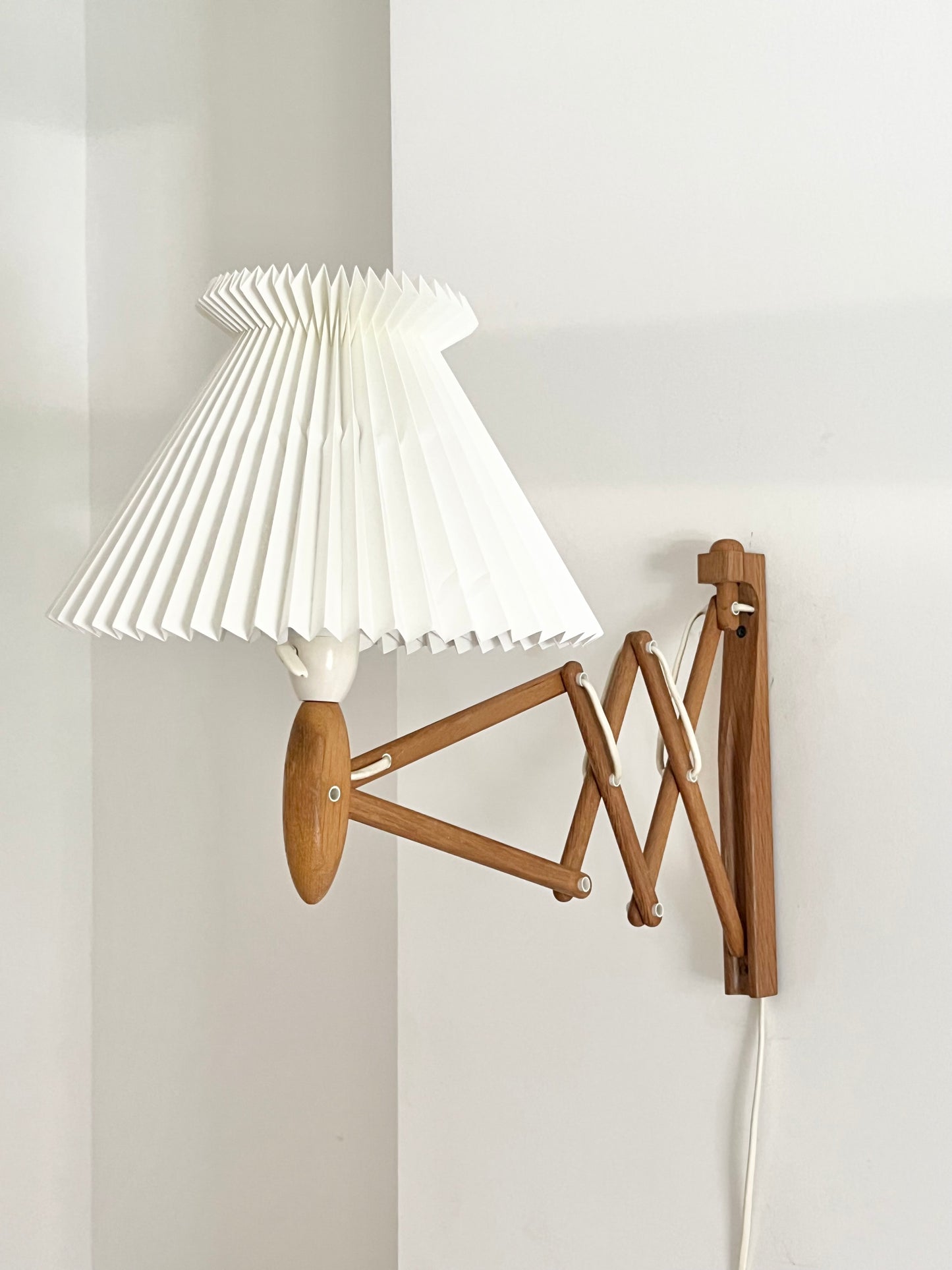 Le Klint 324 Scissor Wall Lamp