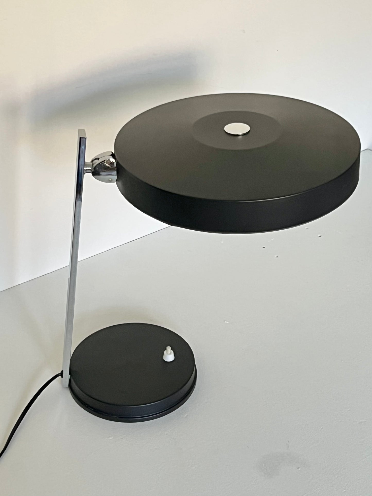 Mid Century Space Age President Table Lamp