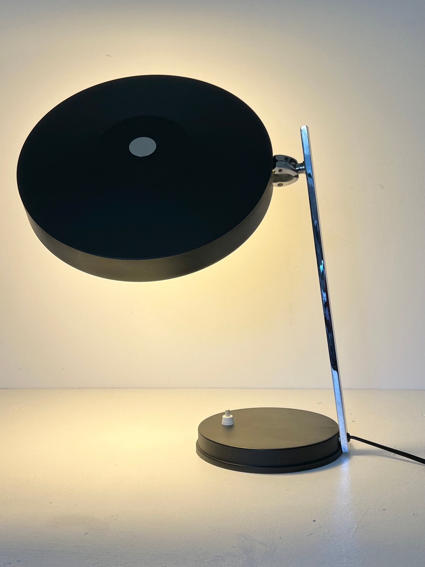 Mid Century Space Age President Table Lamp
