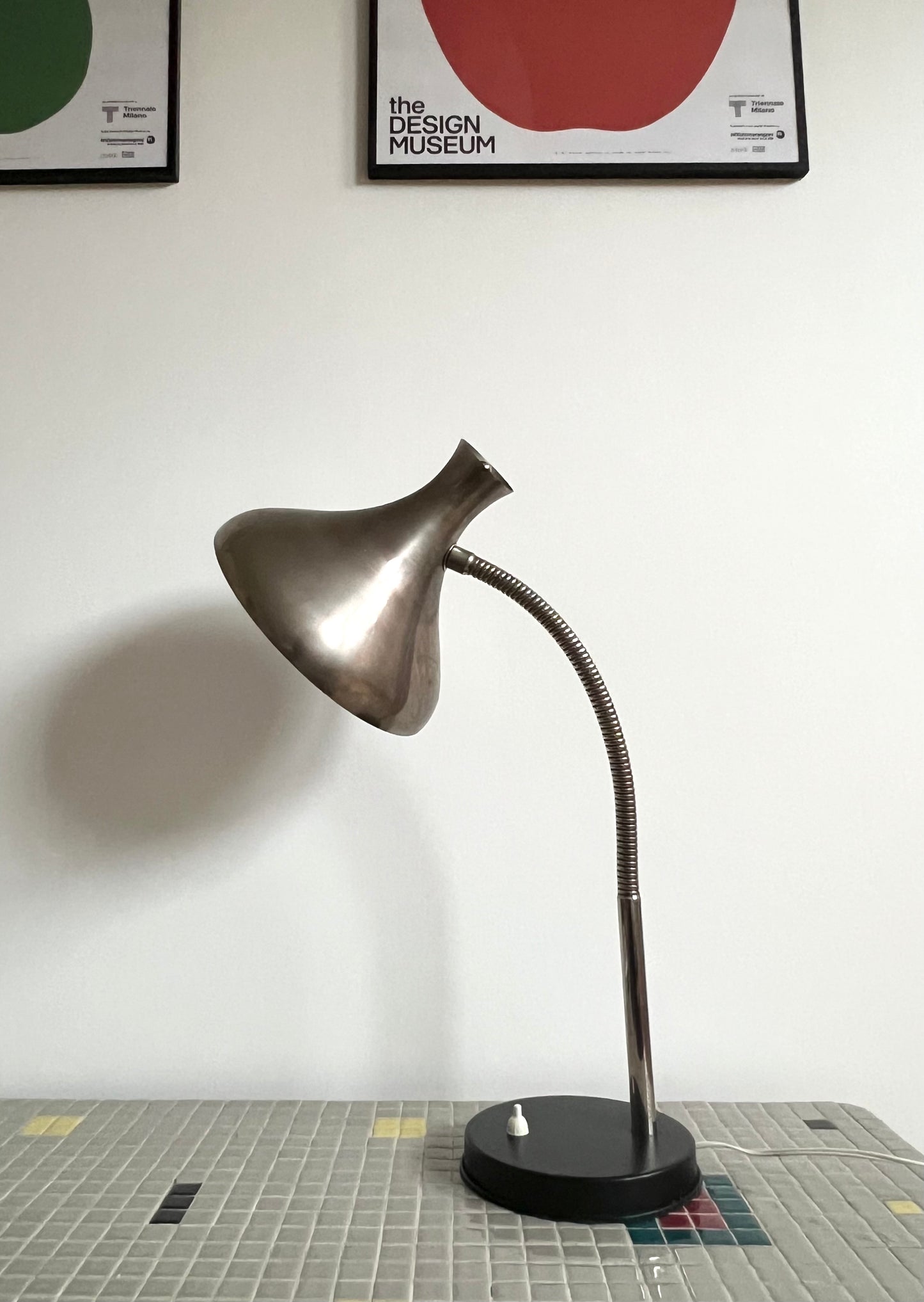 Mid Century Modern Diabolo Table lamp