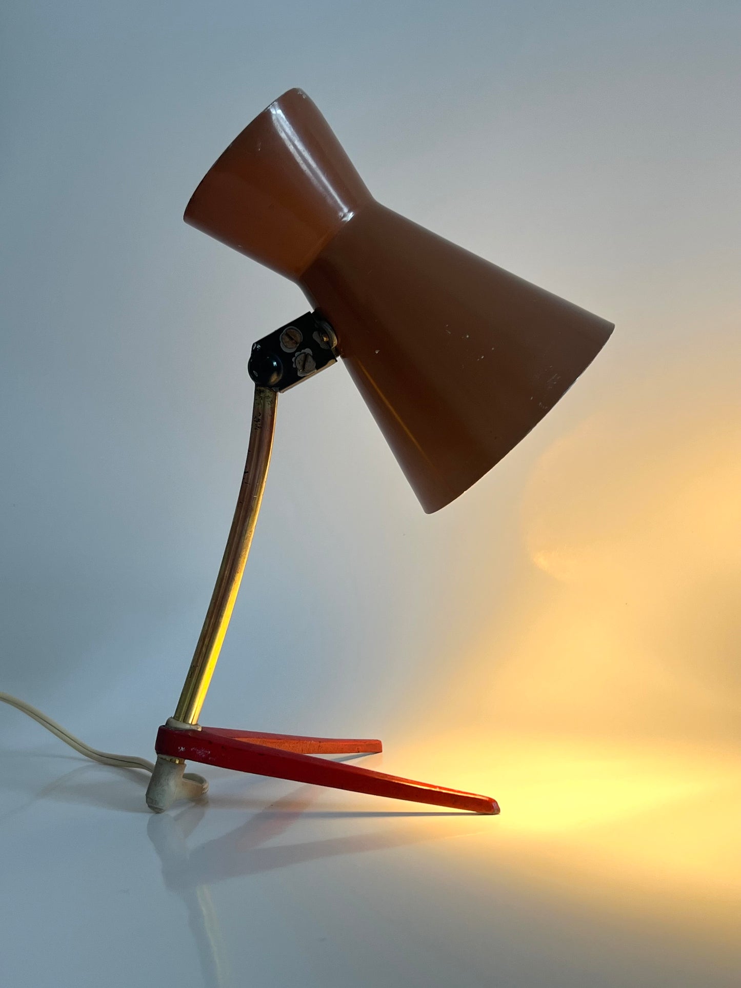 Mid Century Modern Diabolo Tripod Table Lamp