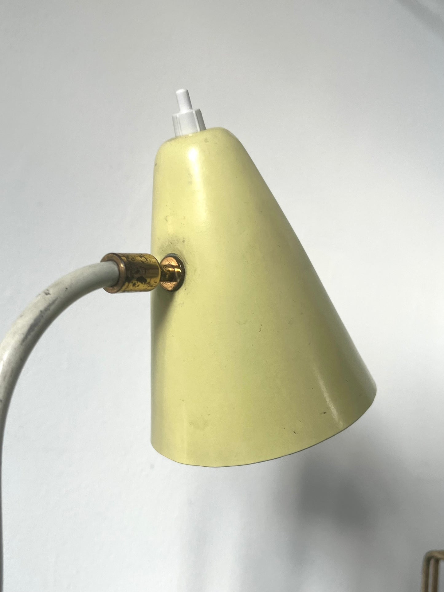 Mid Century Modern Spiralled Cocotte lamp