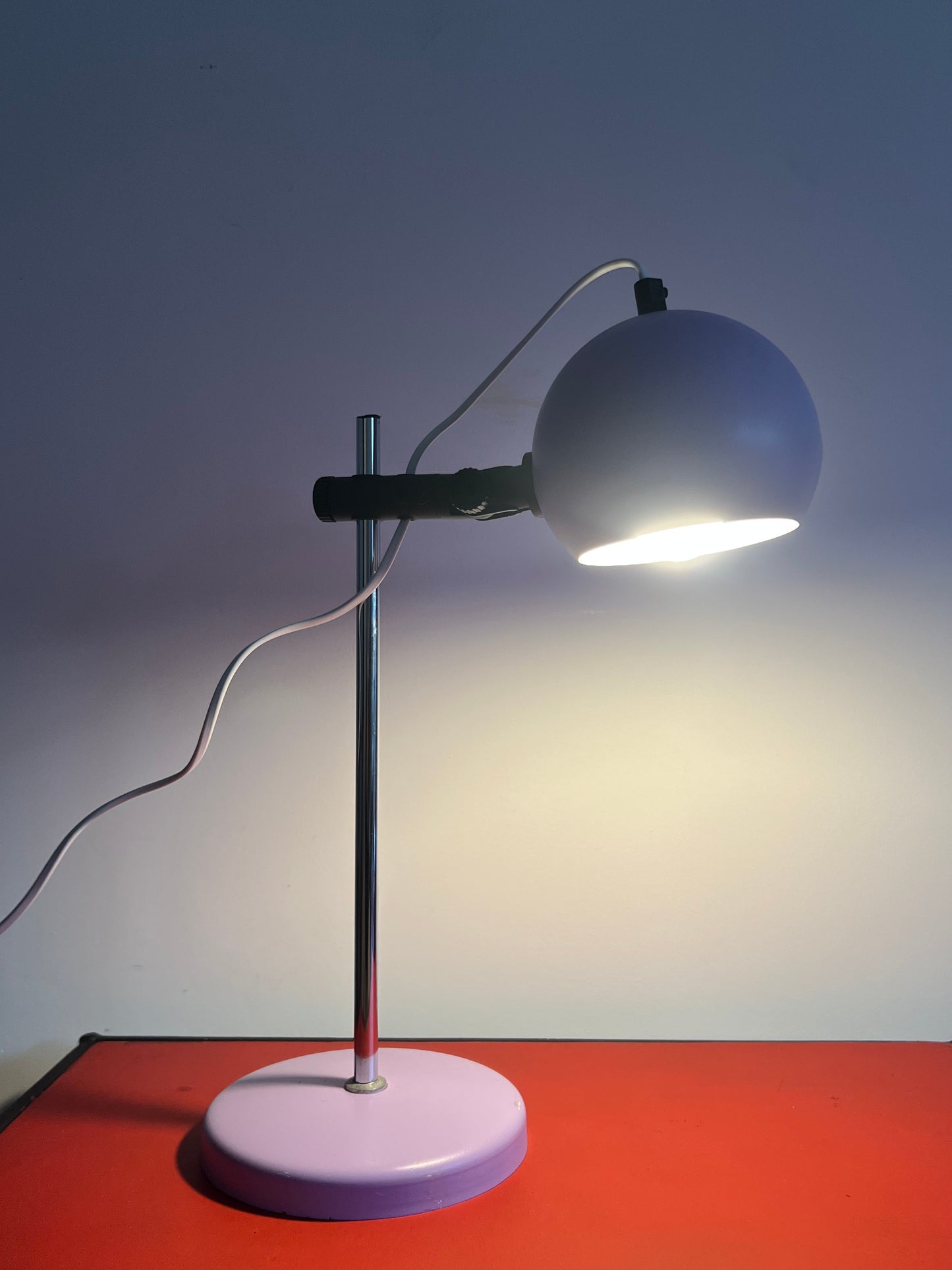 Mid Century Space Age Eyeball Lamp