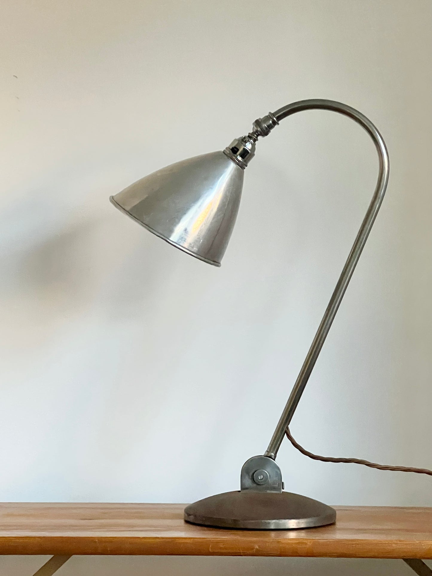Vintage Early Original Bauhaus Modernist Bestlite BL2 Table Lamp