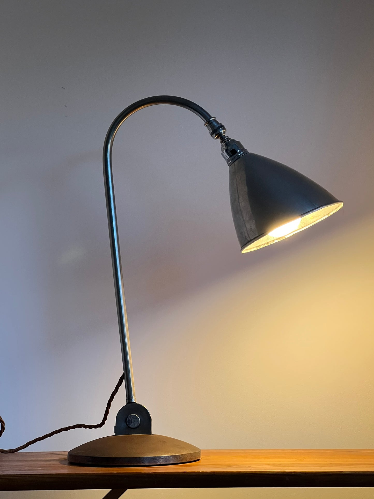 Vintage Early Original Bauhaus Modernist Bestlite BL2 Table Lamp