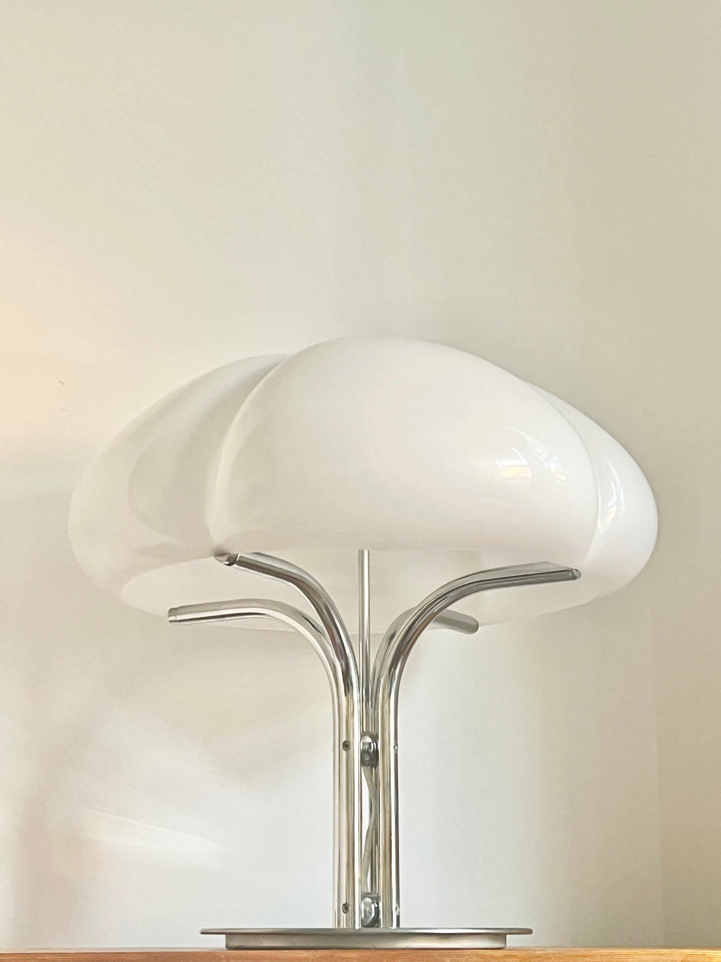 Mid-Century Modern Harvey Guzzini Quadrifoglio Table Lamp