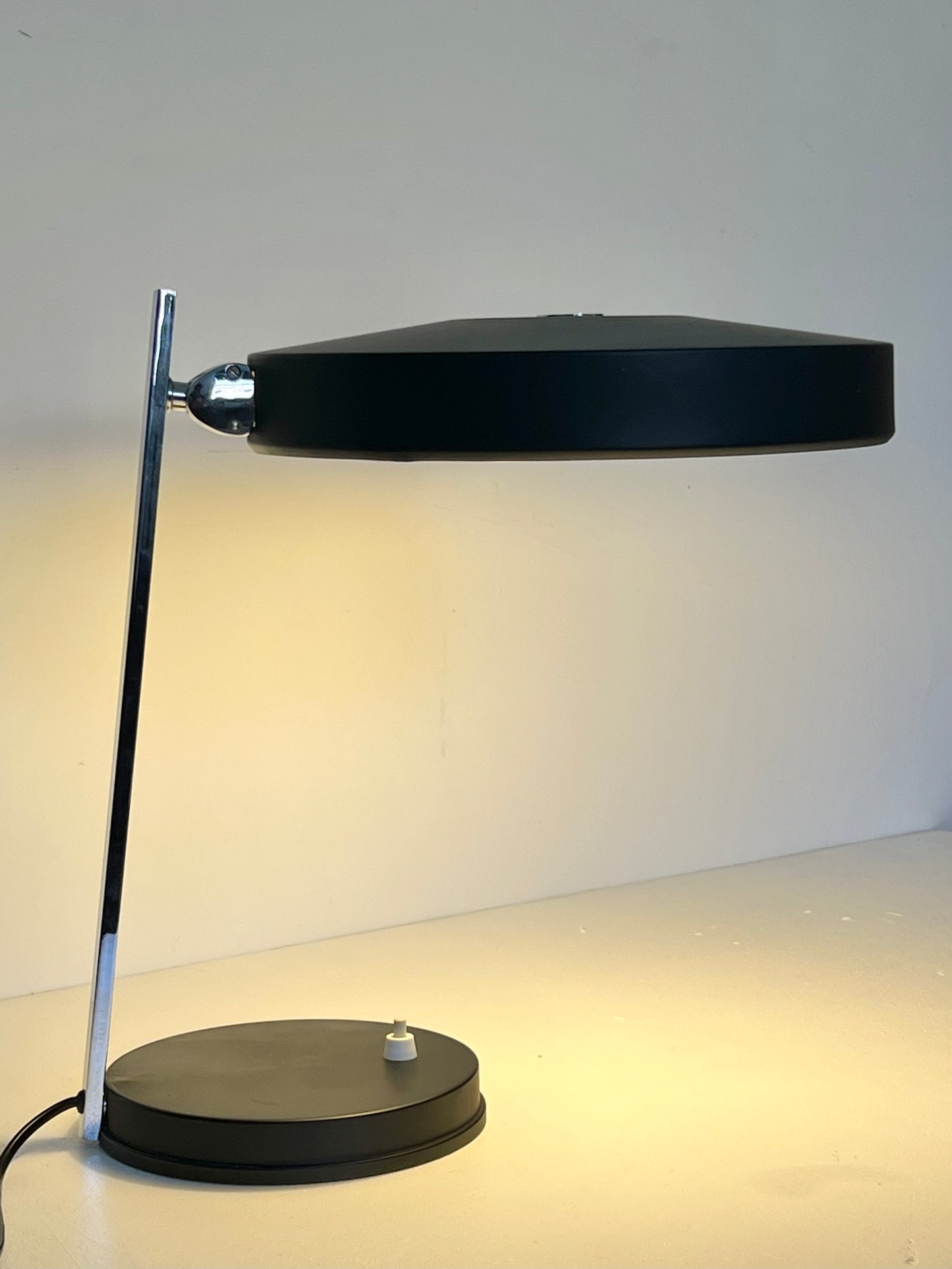 Mid Century Space Age President Table Lamp