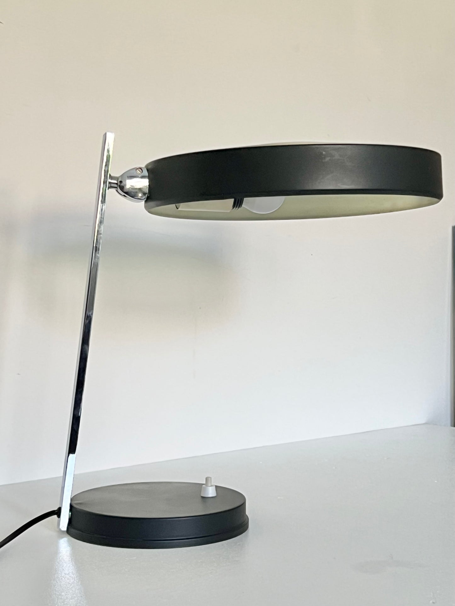 Mid Century Space Age President Table Lamp