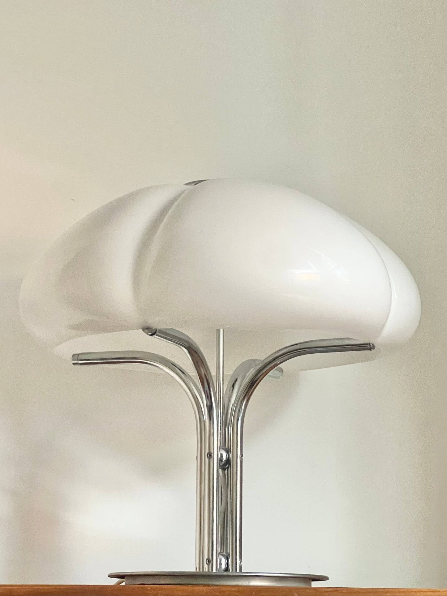 Mid-Century Modern Harvey Guzzini Quadrifoglio Table Lamp
