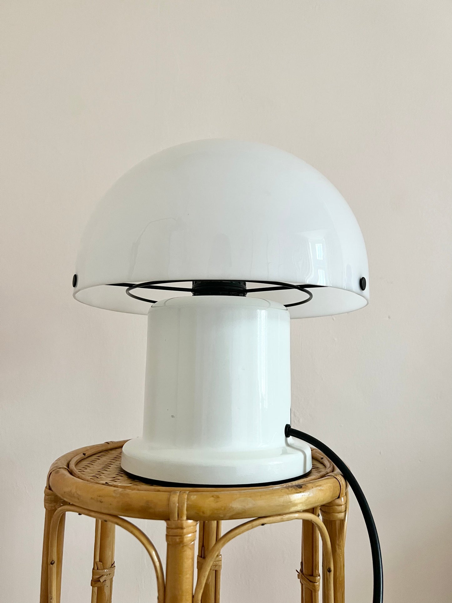 Mid Century White Mushroom lamp