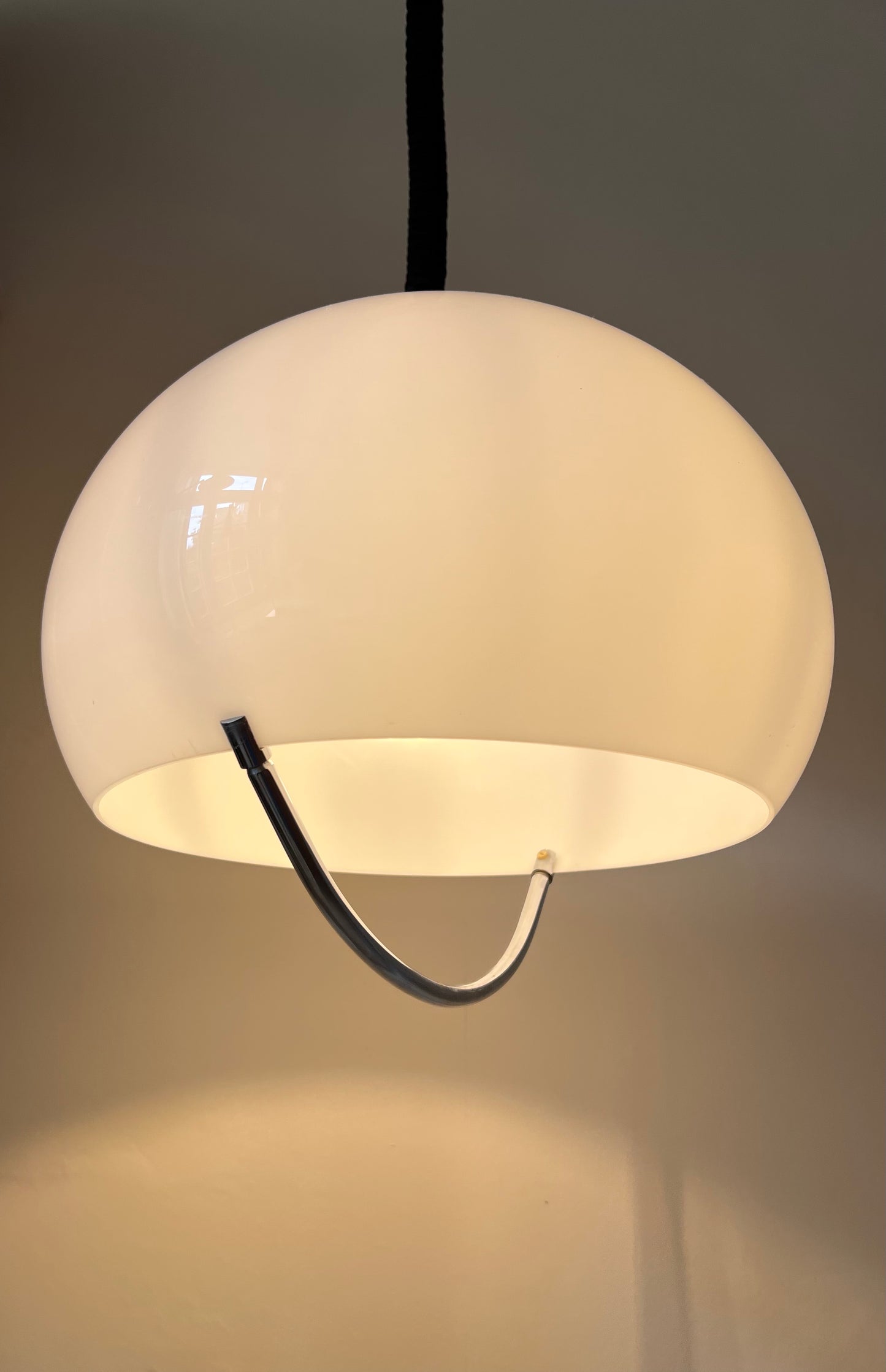 Harvey Guzzini ‘Jolly’ Rise & Fall Pendant Lamp