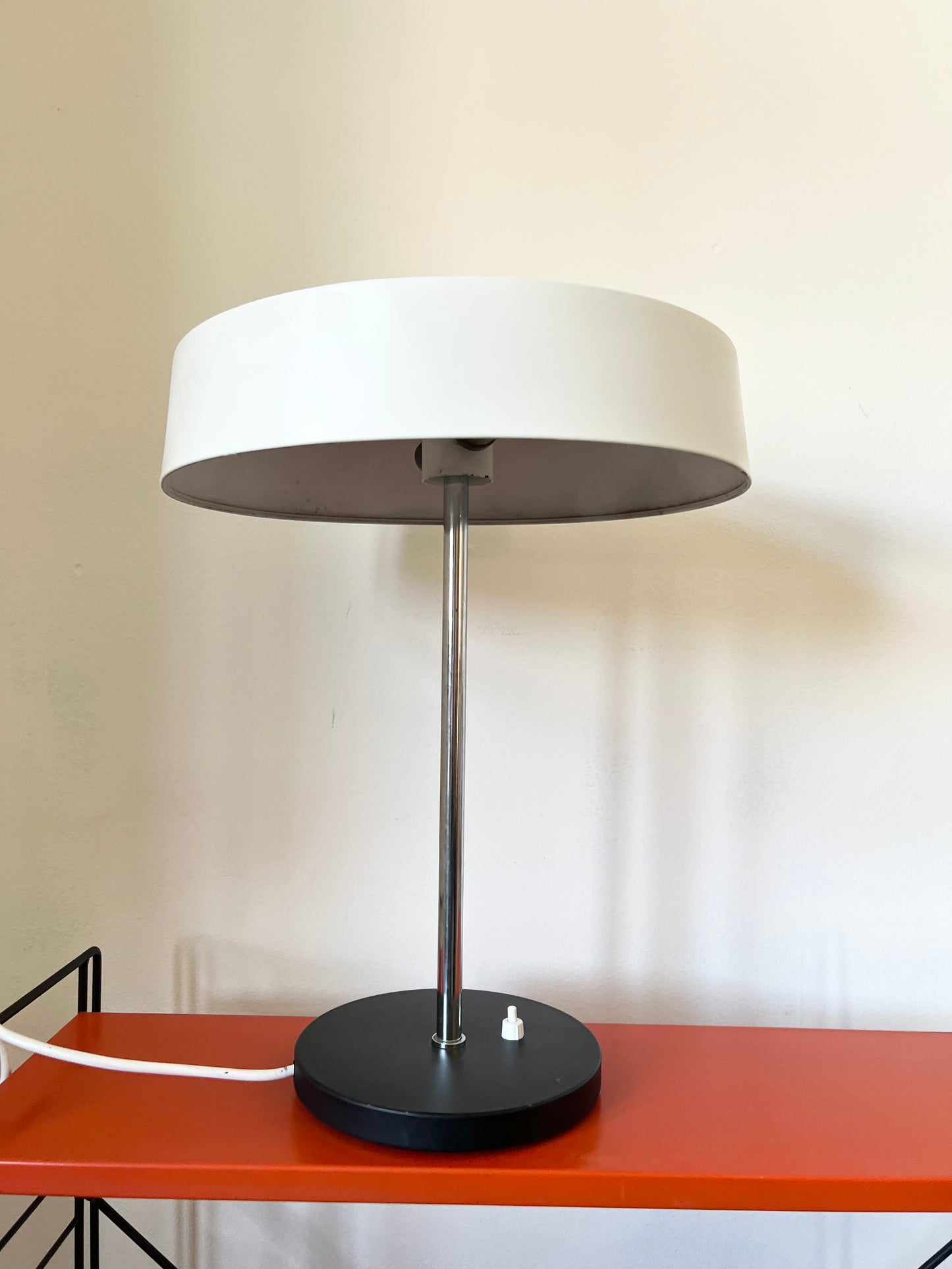 Mid Century Black & White President Table Lamp