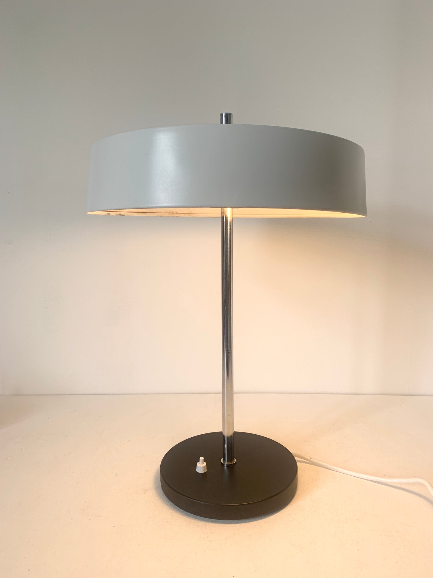 Mid Century Black & White President Table Lamp