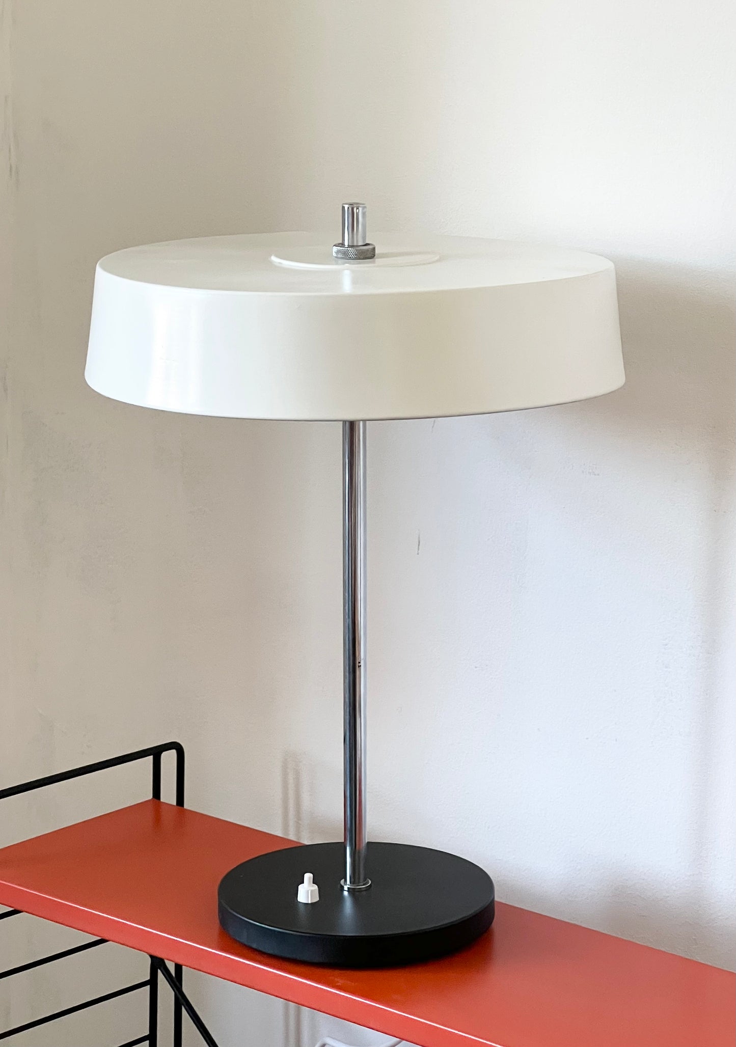 Mid Century Black & White President Table Lamp