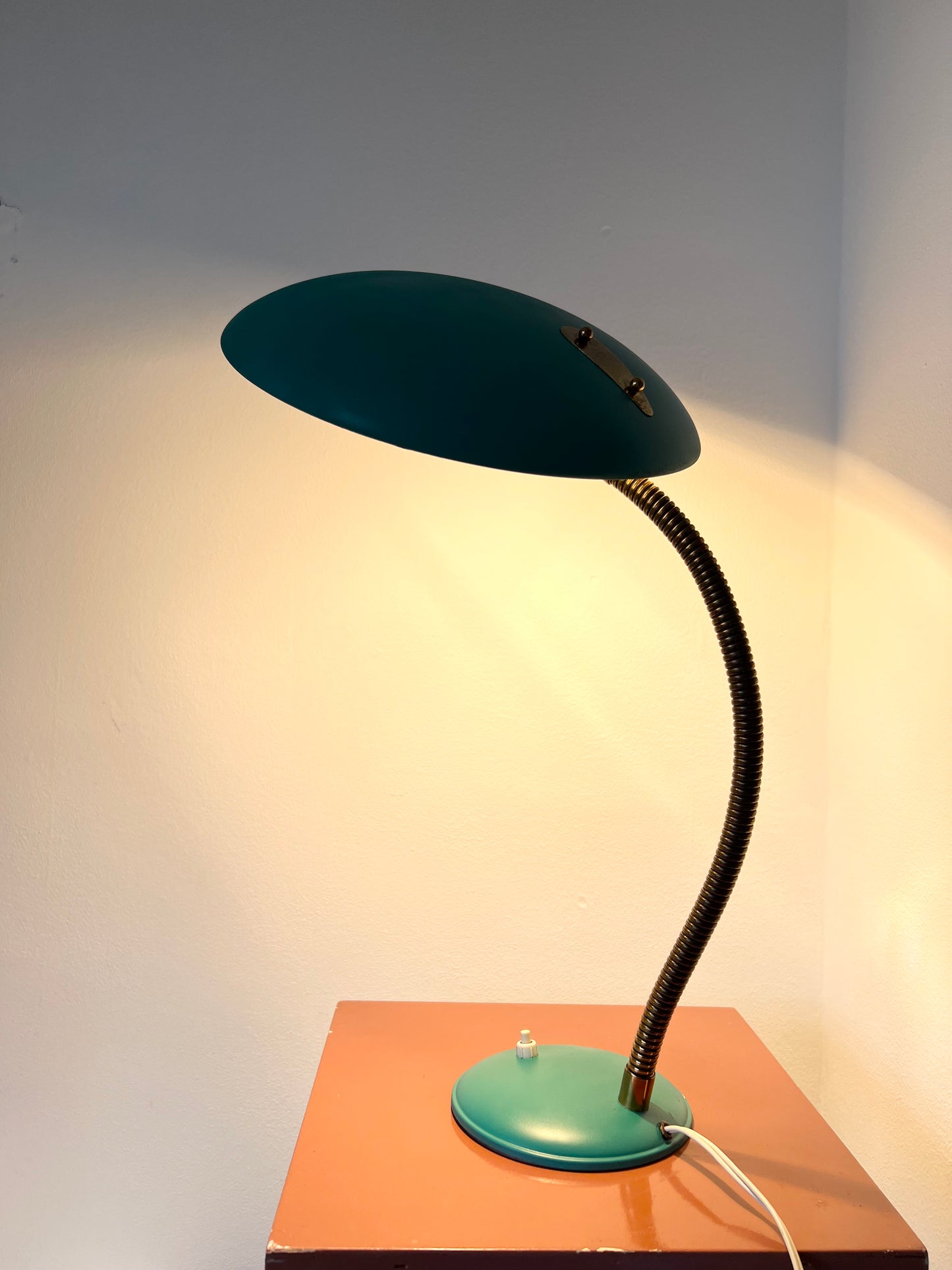 Mid Century UFO Saucer Shade Table Lamp