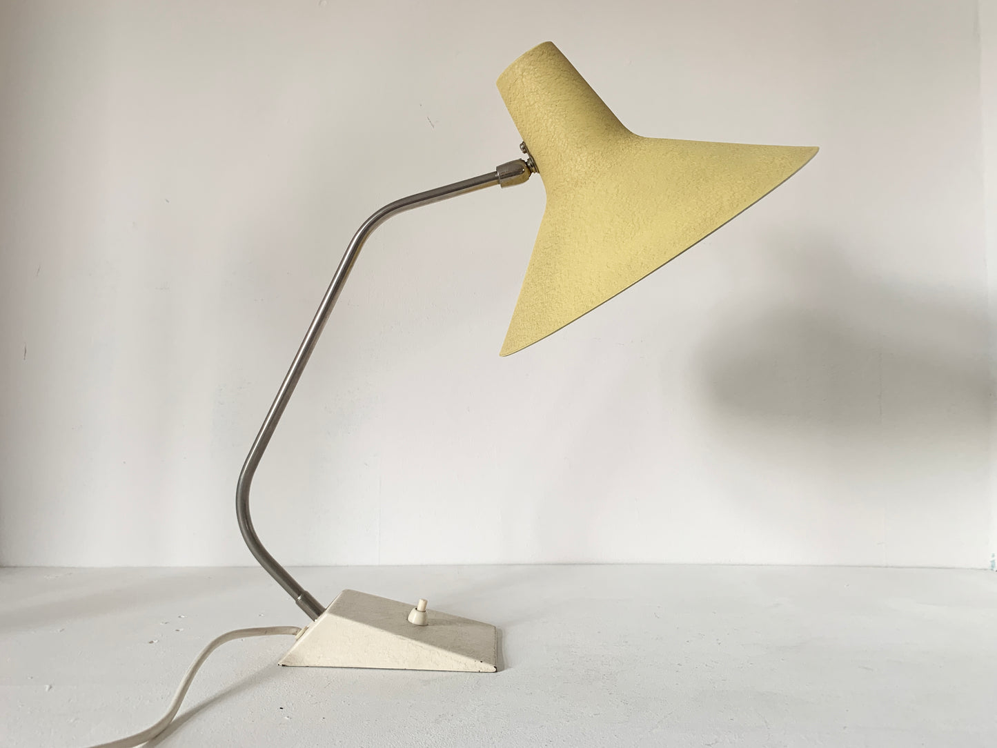 Type 63 Desk Lamp by SIS Leuchten