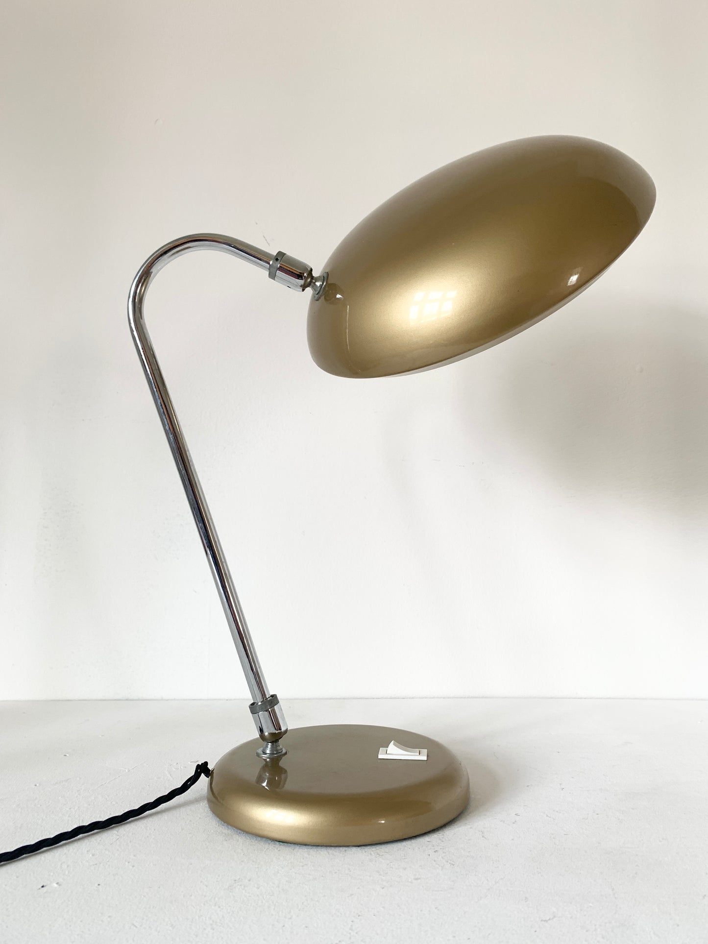 Cisne Table Lamp by Lupela