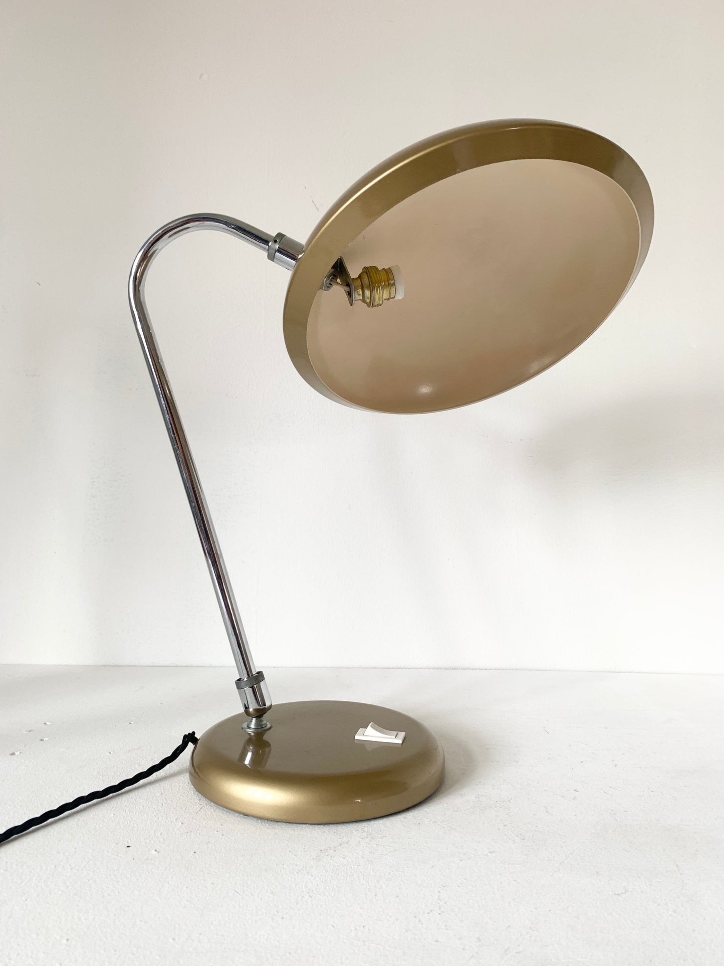 Cisne Table Lamp by Lupela