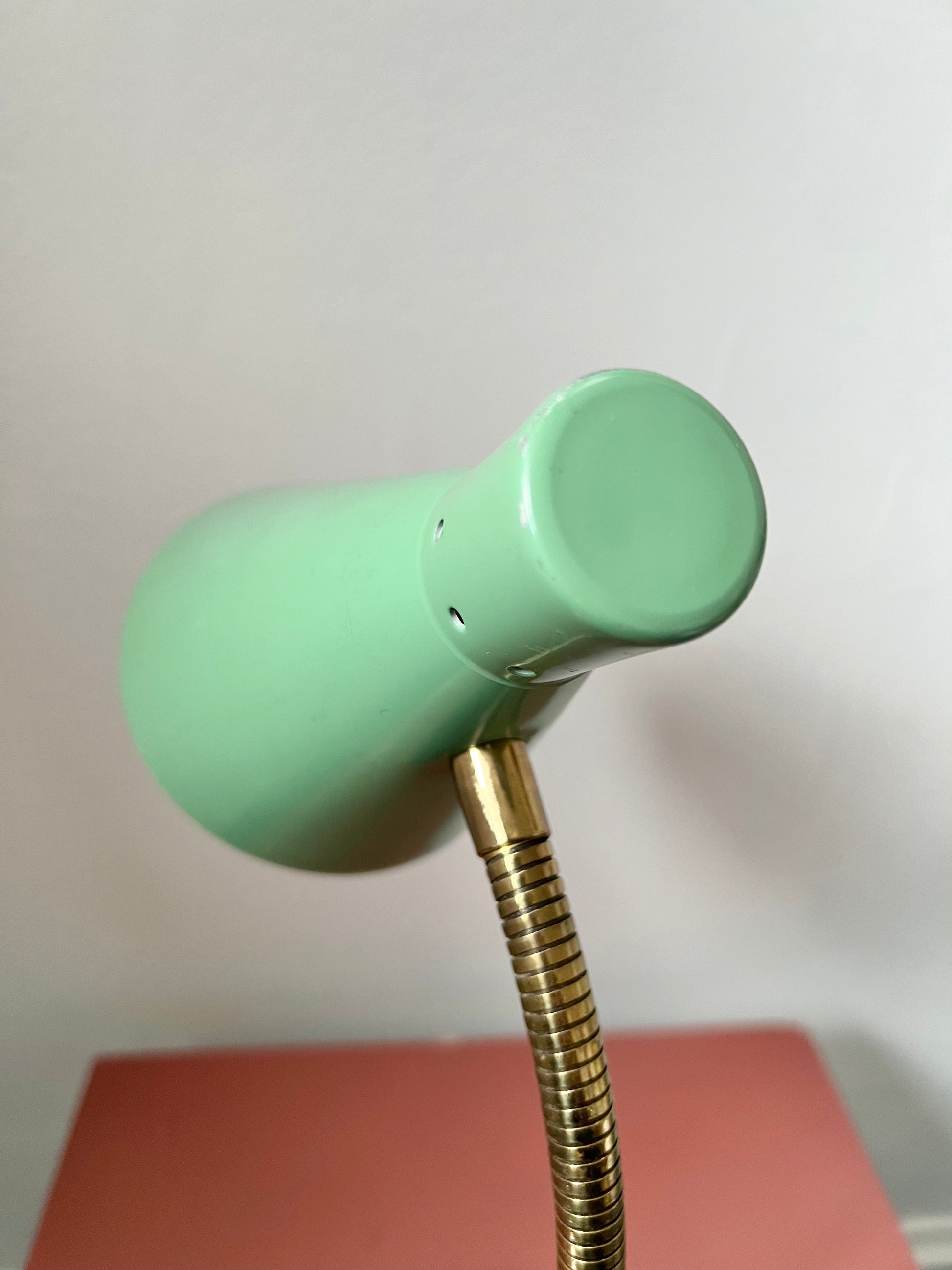 Mid Century Green Desk Lamp – reflective-forms